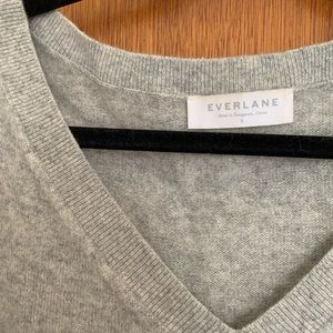 Everlane grey crop cashmere sweater